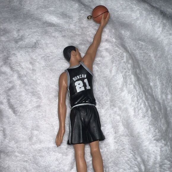 Hallmark Keepsake TIM DUNCAN NBA Ornament Hoop Stars - Picture 6 of 6